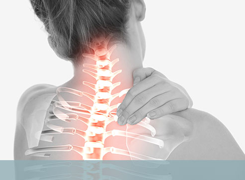 Image of a woman with shoulder pain